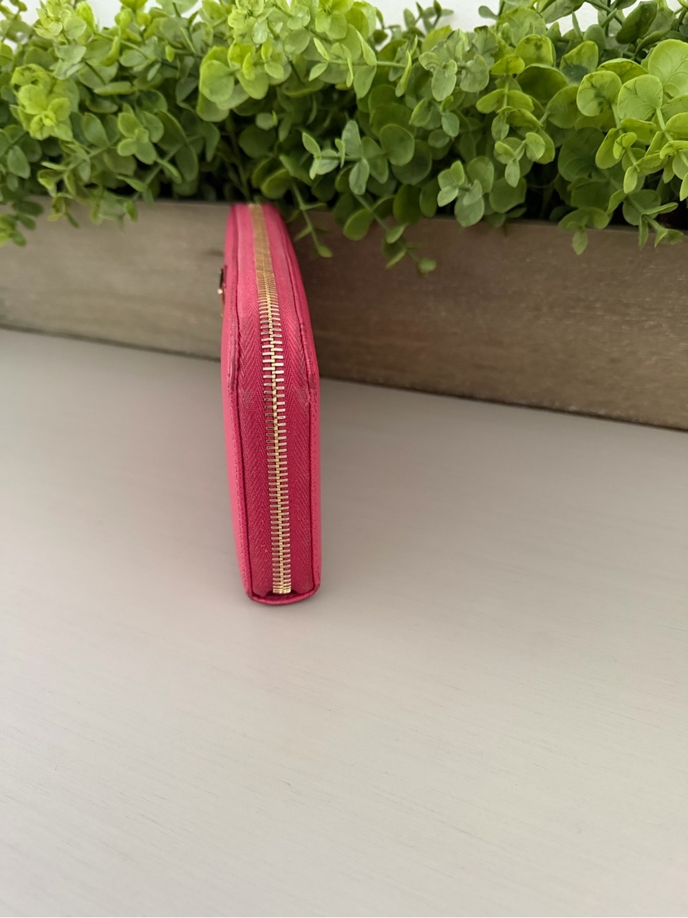 Prada Hot Pink Saffiano Zip Wallet w| Gold Logo - Picture 4 of 16
